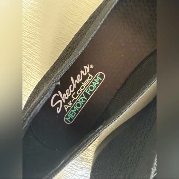 NWOT Skechers Cleo Flex Wedge Flipside Flat Air-Cooled Memory Foam in Black - Picture 2 of 8